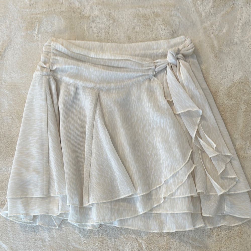 Elegant Cream Women's Skirt